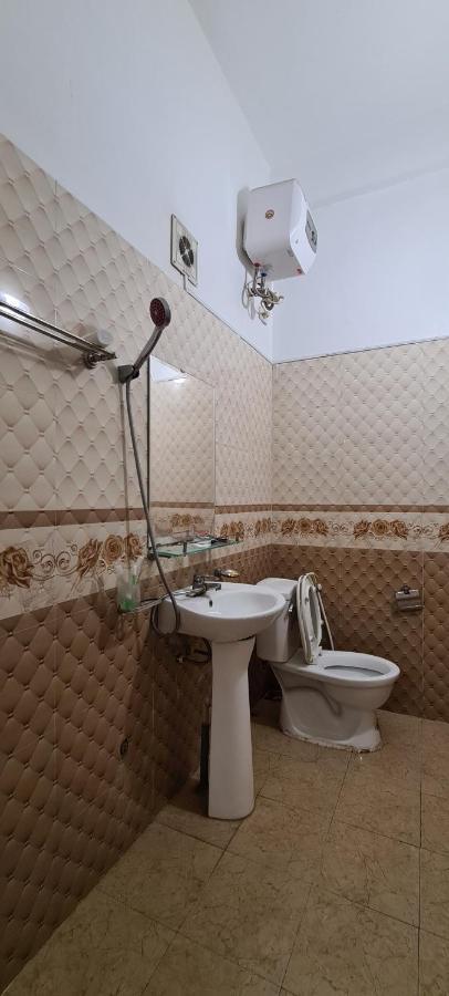 Nhà nghỉ Bolero bình dân Van Lam Ngoại thất bức ảnh